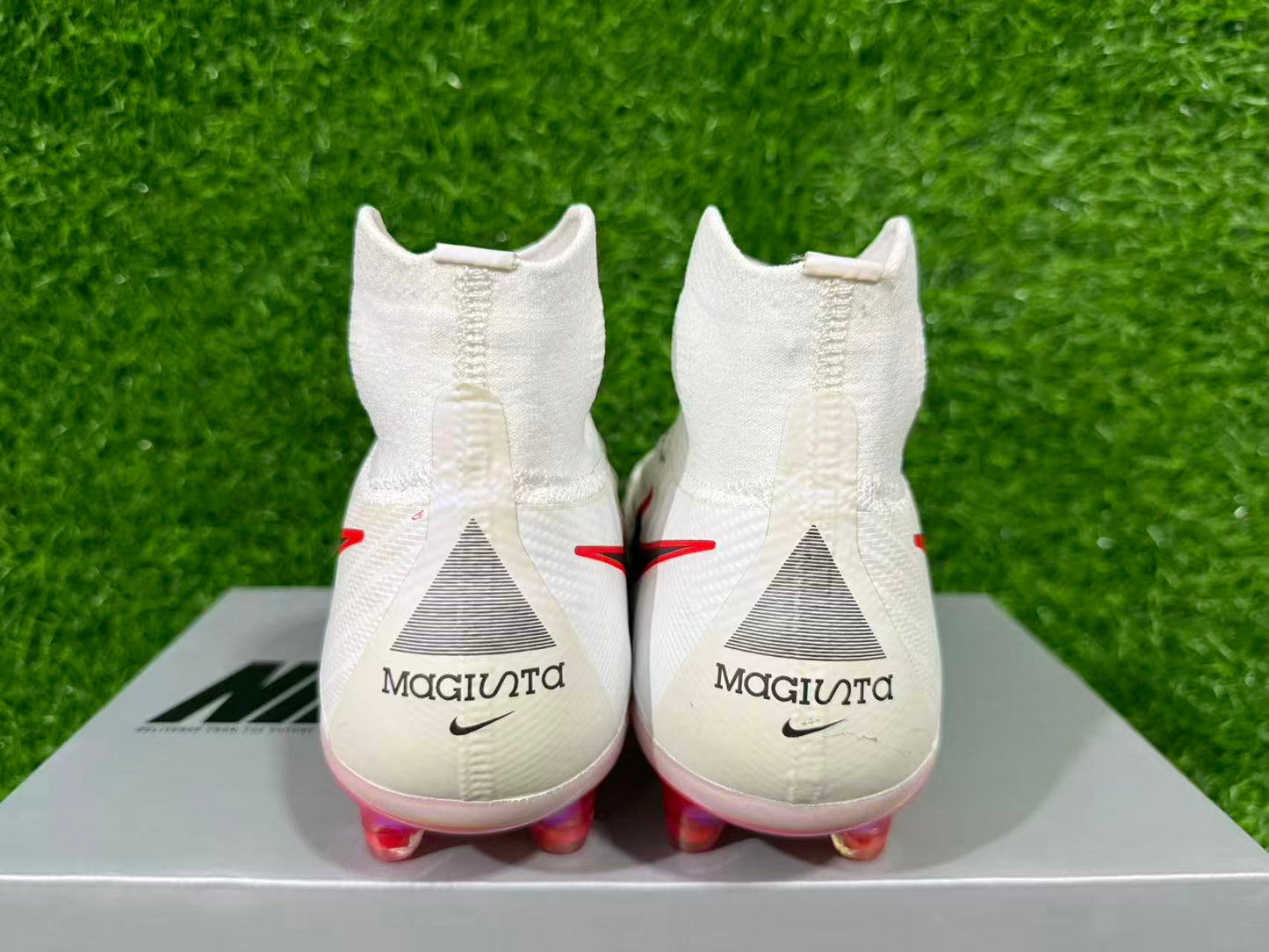 Magista Obra 2 X World Cup 2018