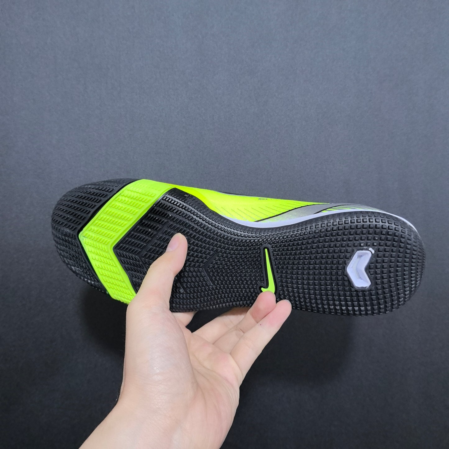 Mercurial Vapor 16 “Mad Voltage” Indoor