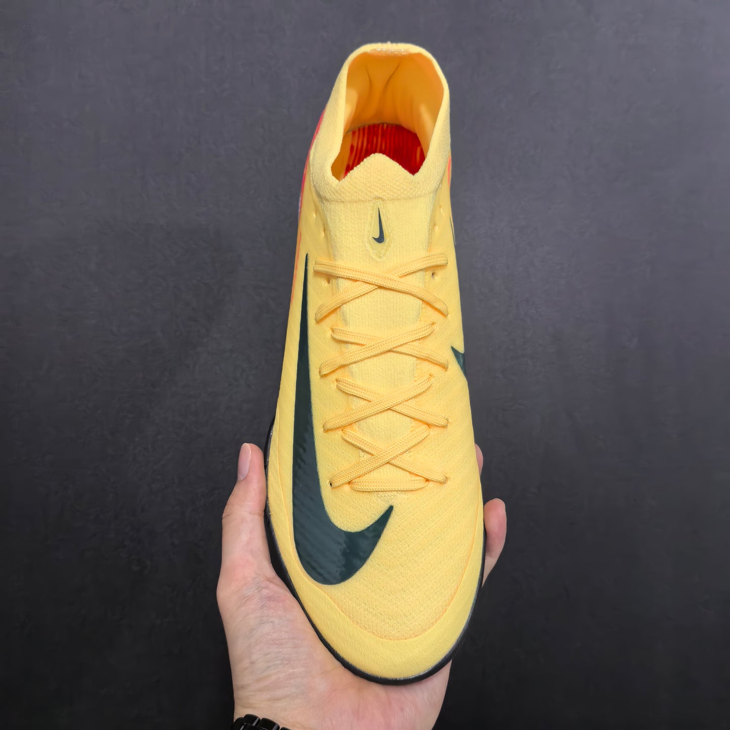 Mercurial Vapor 16 “Kylian Mbappé” Indoor