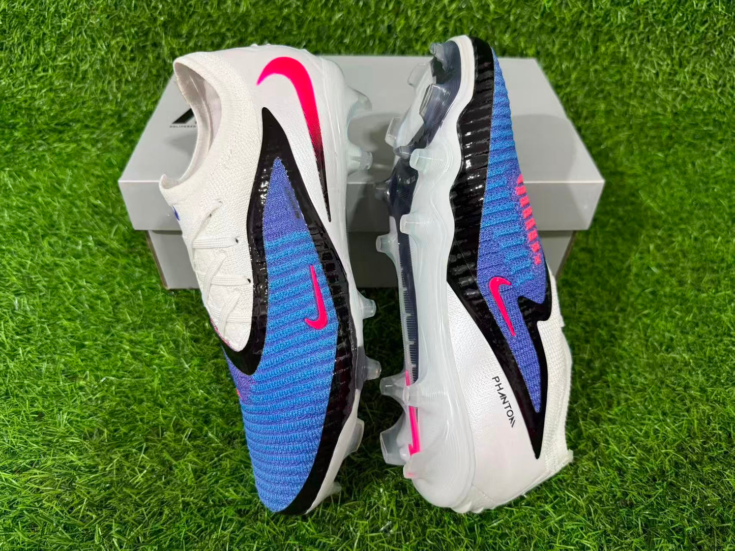 Phantom 06 Elite Low “Attack Pack”