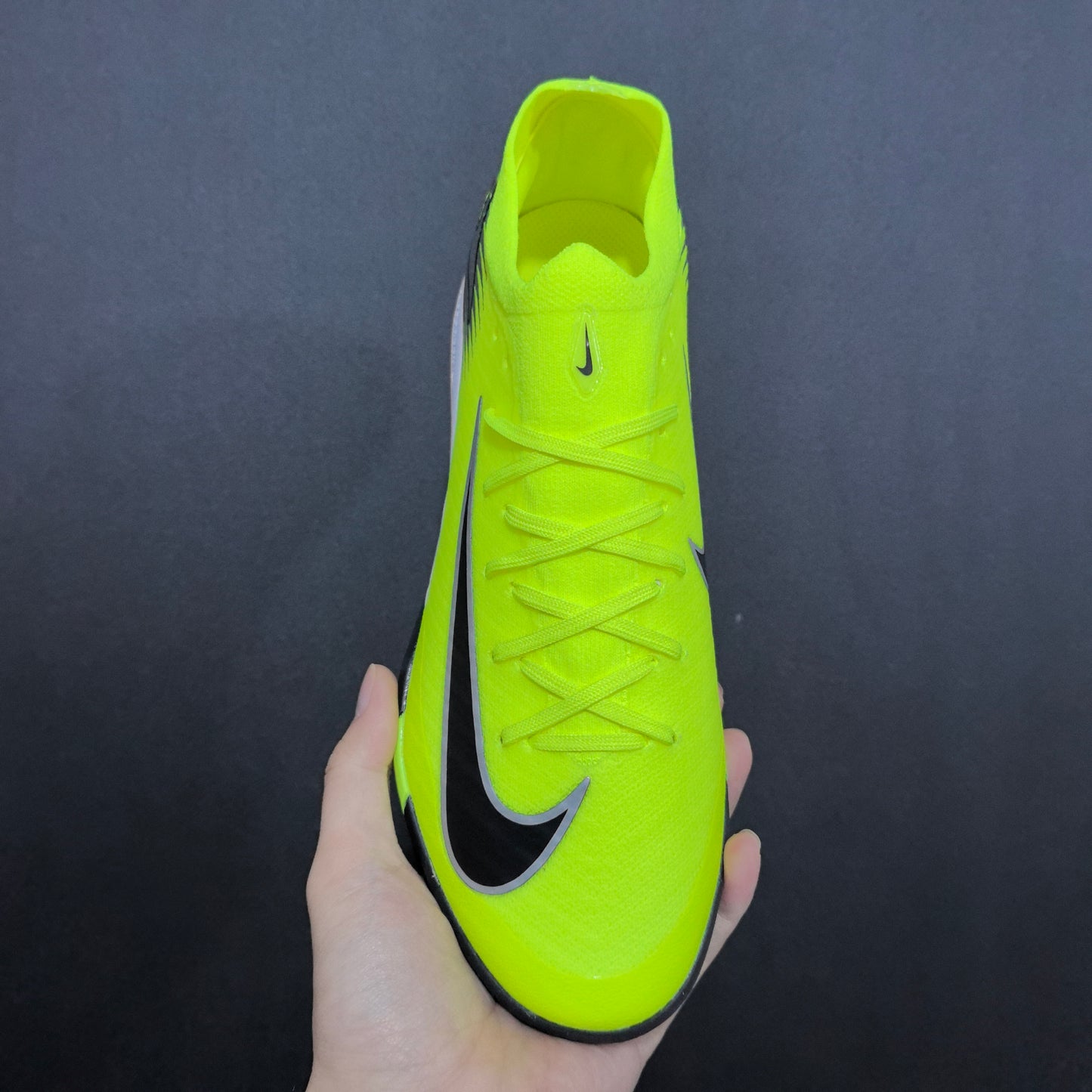 Mercurial Vapor 16 “Mad Voltage” Indoor