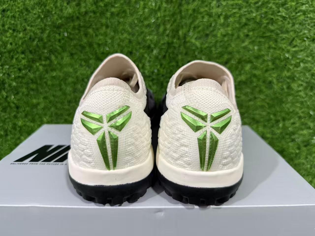 Phantom 06 Elite “Black Mamba” Indoor